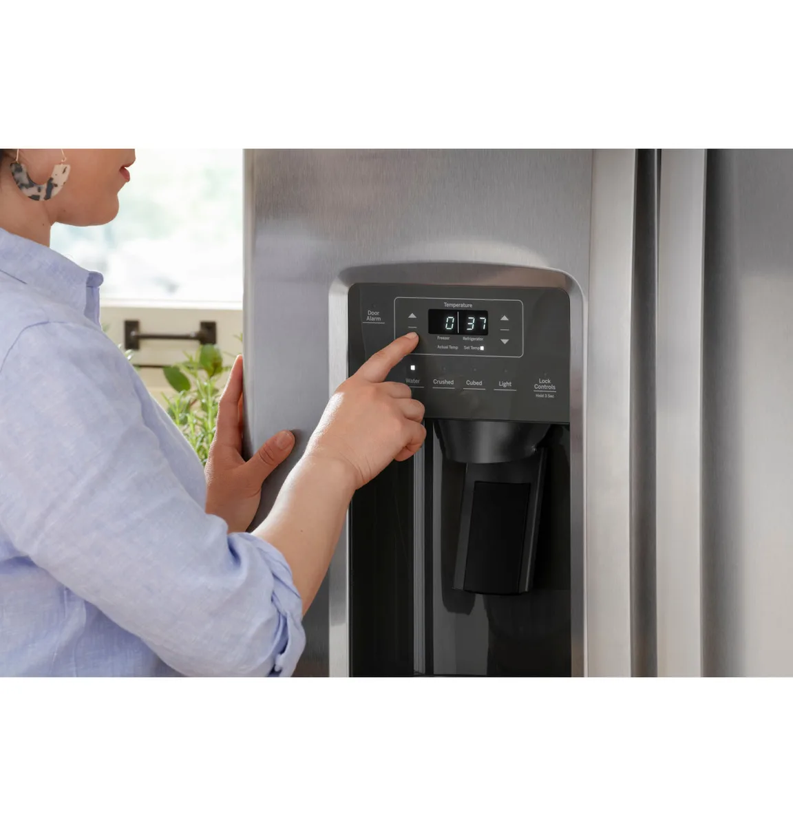 GE 25.3 cu. ft. Side-by-Side Refrigerator - Black view 15