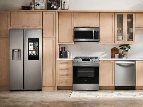 Samsung - 26.7 cuft Side-by-Side Smart Refrigerator with 21.5" Touch-Screen Family Hub - Stainless Steel view 2