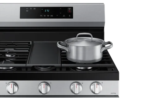 Samsung 30 in. 5-Burner Smart Freestanding Gas Range in Stainless Steel with Integrated Griddle view 4