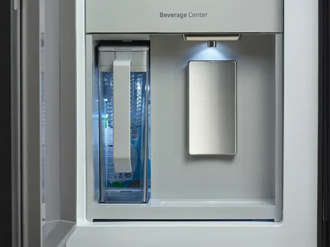 Samsung Bespoke 23 cuft 4-Door Flex French Door Counter Depth with AI Family Hub - Stainless Steel view 3