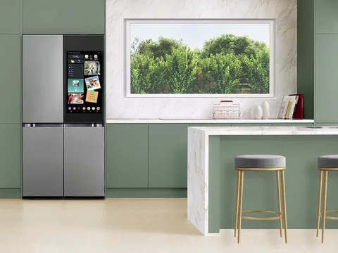 Samsung Bespoke 23 cuft 4-Door Flex French Door Counter Depth with AI Family Hub - Stainless Steel view 6